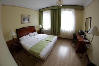 Affordable hotels in Budapest - city center - Hotel Metro - Hotel Metro*** Budapest - apartment near Margaret Bridge and west railway station
